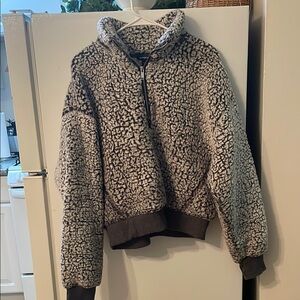 Express Women’s Large Cozy Gray/White Sherpa Pullover